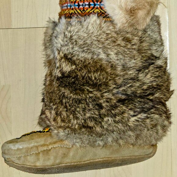 SIZE 7 MUKLUKS! REAL FUR! - Picture 5 of 6